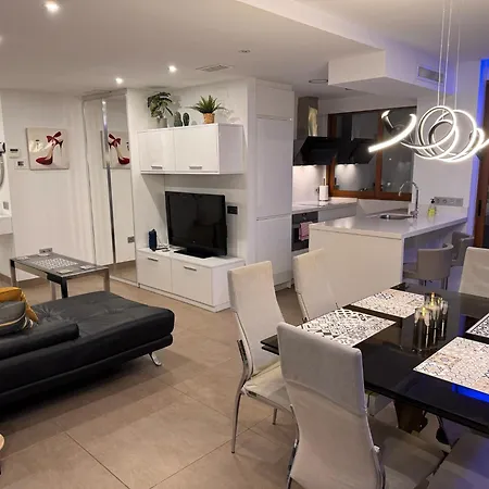 Modern In La Nogalera Apartamento