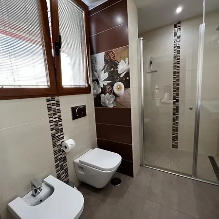 Modern In La Nogalera *